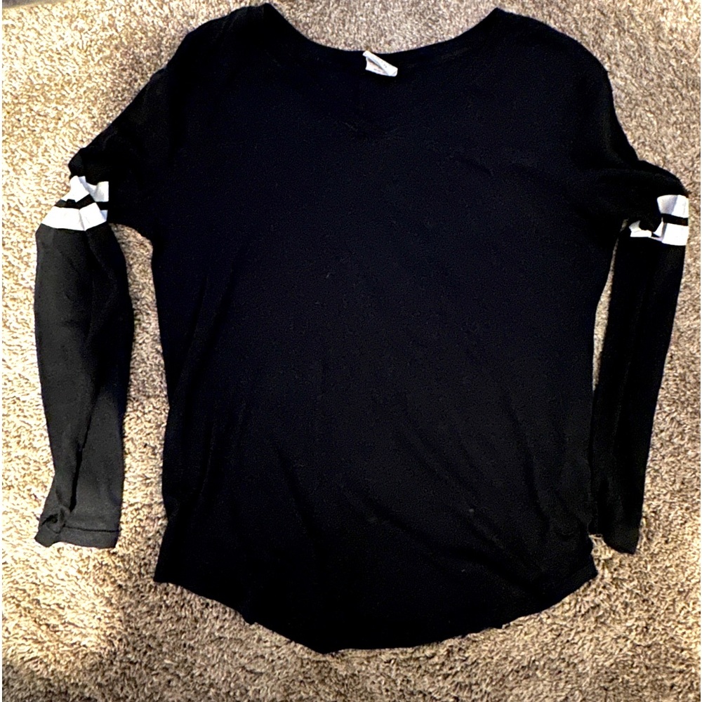Pink VS xs top. Very light. Good used condition. Too small on me now.